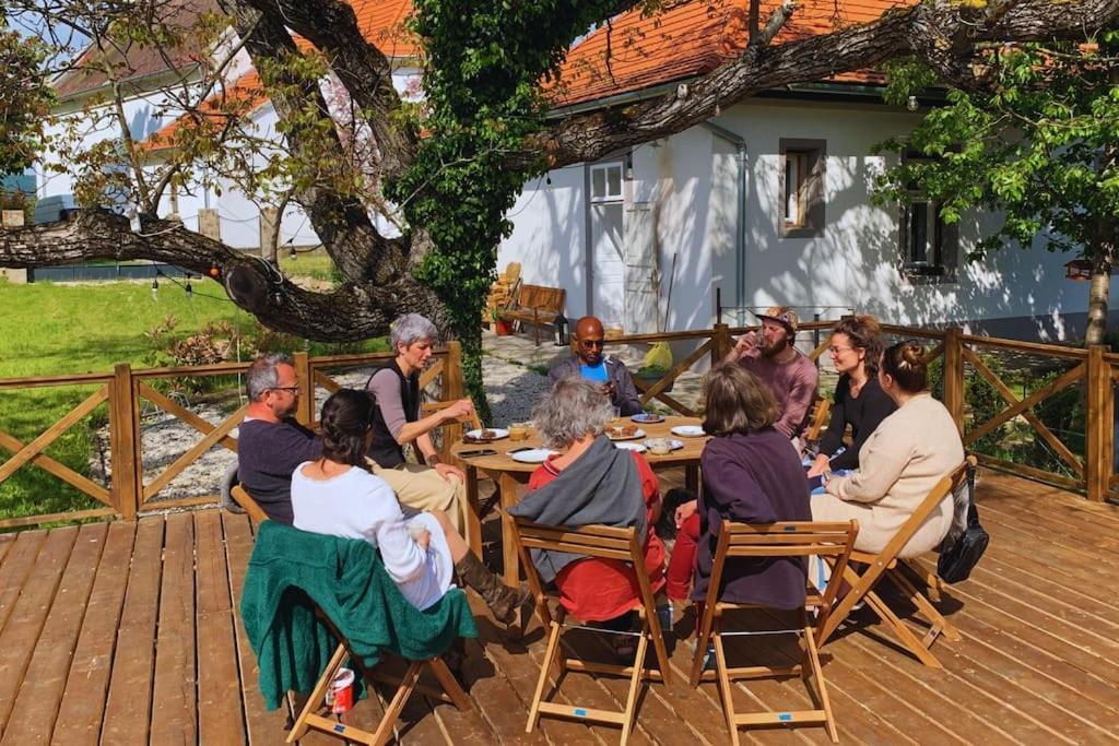 Parokia Apartman Es Coworking A Balaton Mellett Kaptalantoti Extérieur photo