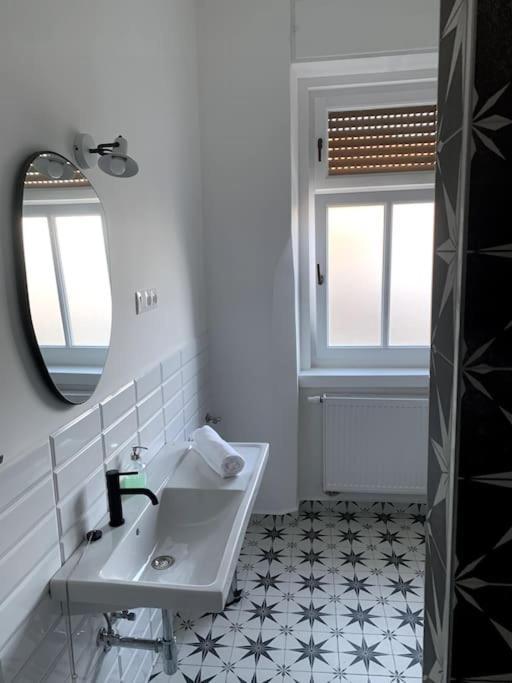 Parokia Apartman Es Coworking A Balaton Mellett Kaptalantoti Extérieur photo